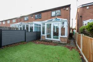 Stylish 2-Bed Home in Nottingham WiFi - Pass the Keys