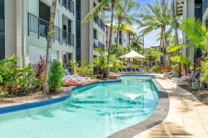 Laguna Escape - Swim-Out Retreat by Trinity Beach