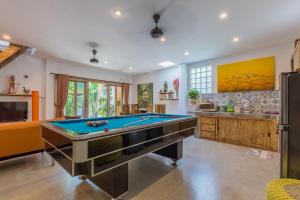 Villa Odil, Great Value 700m beach & 15m pool