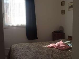 Charmant T2 en Centre-ville avec Piscine, Terrasse et Parking, à 500m de la Plage ! - FR-1-701-29