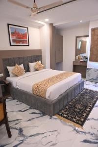 Hotel Varuna Grand