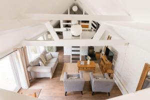 Cosy Cotswolds Farm Stay with Log Burner - Peaceful Winter Retreat - The Dairy