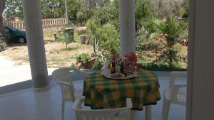 Kleine Villa Mit Geschlossenem Garten In Parabita