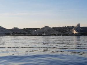 Studio Rénové en Bord de Mer avec Terrasse, Parking et Wifi à Villeneuve-Loubet - FR-1-252A-29