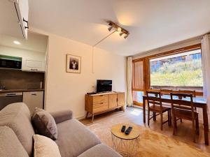 Appartement 2 pièces, 4 pers, balcon, ski aux pieds - FR-1-353-155