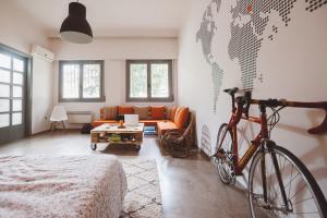Ilioupoli Family Home