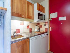 Studio cabine avec terrasse, accès direct aux pistes, idéal familles - FR-1-356-305