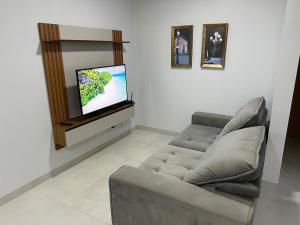 Apartamento com jardim e ar condicionado na sala e quartos na Av Blumenau