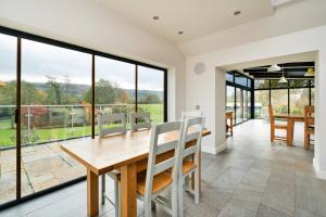 Finest Retreats - Yonder Castle Hill