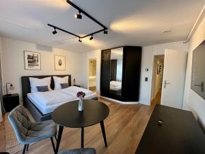 G&P Housing Apartments - XXL Wohnung für Familien & Gruppen 120qm mit 3 Schlafzimmern, 3 Badezimmern, Panoramabalkon und großer Küche