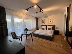 G&P Housing Apartments - XXL Wohnung für Familien & Gruppen 120qm mit 3 Schlafzimmern, 3 Badezimmern, Panoramabalkon und großer Küche