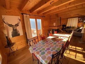 Chalet 3 chambres 8 pers avec cheminée et parking à 1000m des pistes - FR-1-572-49