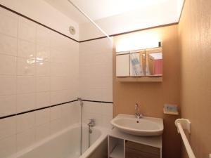 Studio lumineux avec balcon et vue sur pistes, animaux admis - FR-1-687-61