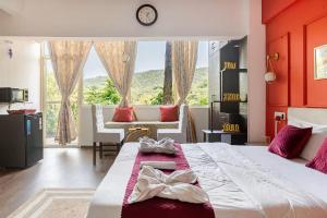 Red Palms by Boho, Forest facing with Kitchen & Pool