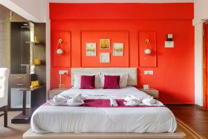 Red Palms by Boho, Forest facing with Kitchen & Pool