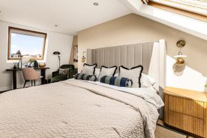 The Luxury Chic Duplex Apartment 2 Bed 2 Bath