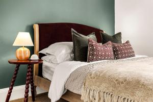 The Luxury Chic Duplex Apartment 2 Bed 2 Bath