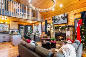 The Fox & Fir Luxe Retreat- Sauna & Cold Plunge