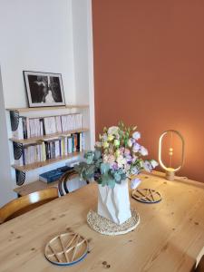 2P cosy avec terrasse, vue mer & plages à pied