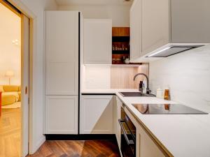 Authentic Old Riga Heritage, 2BR, Grand Ceilings