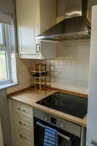 Lakeside Nook Garden Parking 4 people