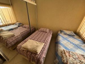 Casa com piscina em condomínio