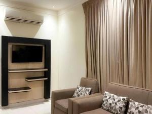 شقق تاج الحمراء للشقق المخدومة