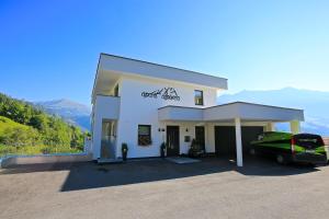 Two-Bedroom Apartment room in Apart Alpinea