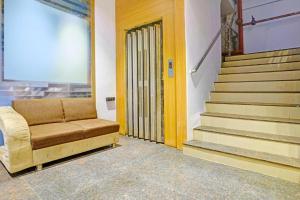 Hotel Nidhivan Palace