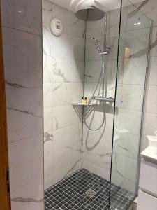 Prince des Cimes Arc1950 six bed, ski-in, ski-out, Saturday check-in-and-out