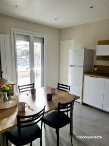 Le Donjon charmant gîte avec jardin et terrasse proche du Puy duFou