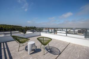 Modern Villa with Private Pool Near Baleal Beach