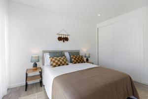 Modern Villa with Private Pool Near Baleal Beach