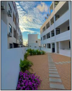 Skyview Apartment- Rooftop Penthouse with Sunset & Sea Views