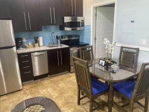 The Beach Club At Siesta #102A