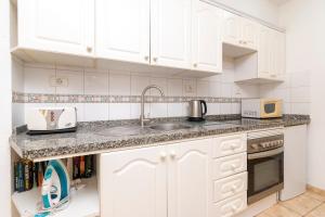 Cosy Studio Apartment Communal Heated Pool