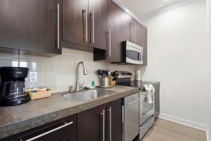 The Beach Club At Siesta #200C