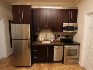 The Beach Club At Siesta #204B