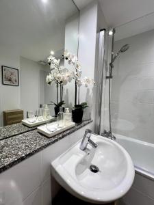 Serviced Apartment near AO Arena