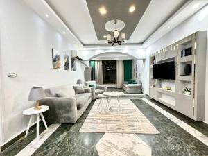 2BR Nile View In Maadi