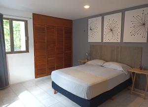 TR3S by Walter de la Renta - Studio