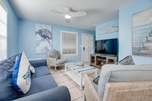 Roads End - Old Town Garden Villas