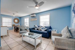 Roads End - Old Town Garden Villas