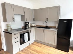 Central Bury St Edmunds Home with Hot Tub