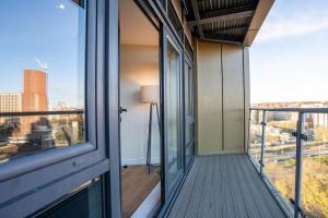 Elegant Leeds City Retreat with Spacious Balcony