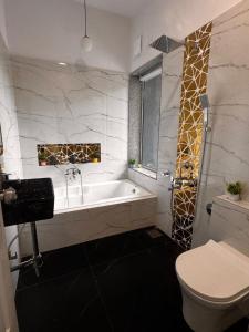 Casa Oceanus - Pool View Room - Ganpatipule