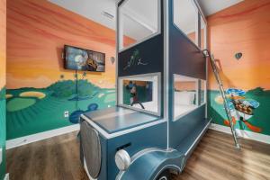 New ReResort-Custom Bunks- Private Theater