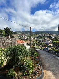 Seaside & Mountain Views & Cozy Calheta Retreat MQ1