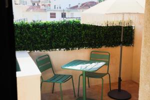 Suite Cigale Jaune avec terrasse et piscine à Antibes