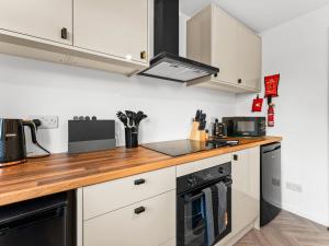 Edison House - Comfy Stay in Stafford